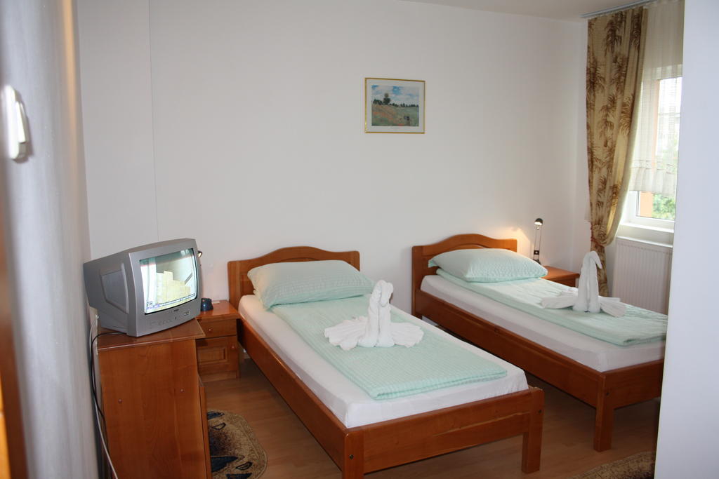 Pensiunea Claudiu Caransebeş Chambre photo