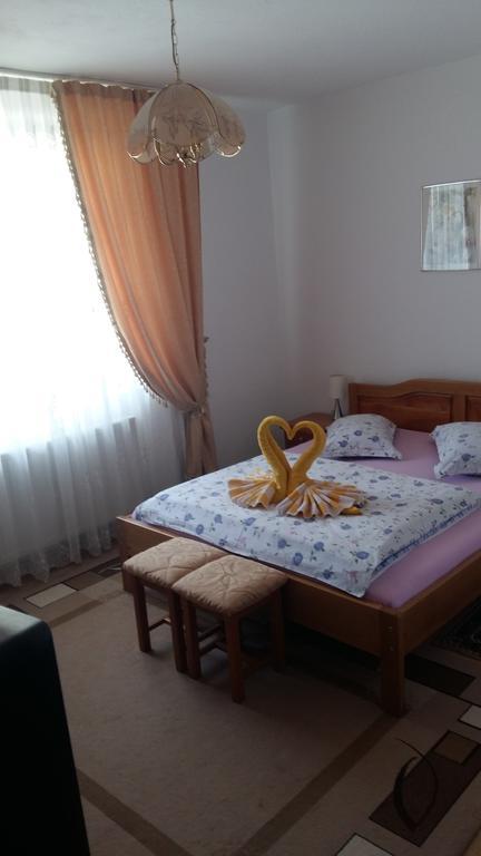 Pensiunea Claudiu Caransebeş Extérieur photo
