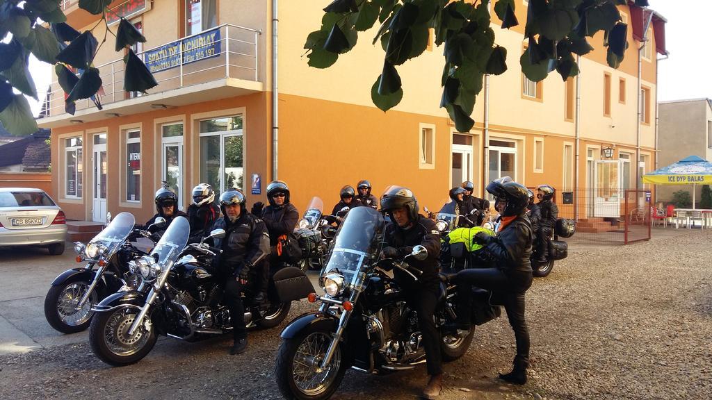 Pensiunea Claudiu Caransebeş Extérieur photo