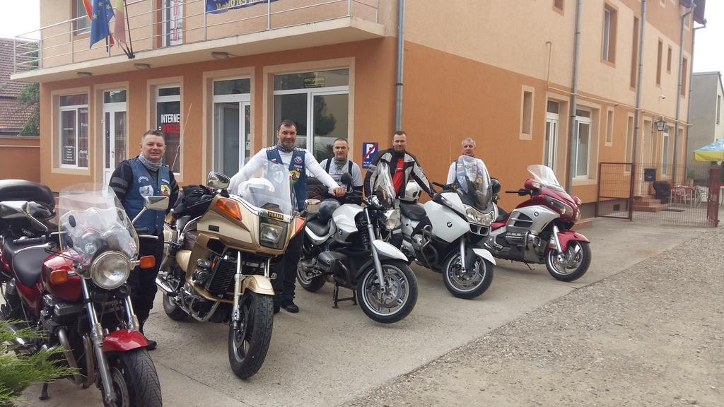 Pensiunea Claudiu Caransebeş Extérieur photo